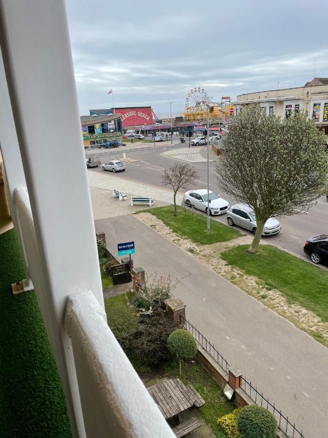 Oyo Queens Hotel, Скегнесс Экстерьер фото