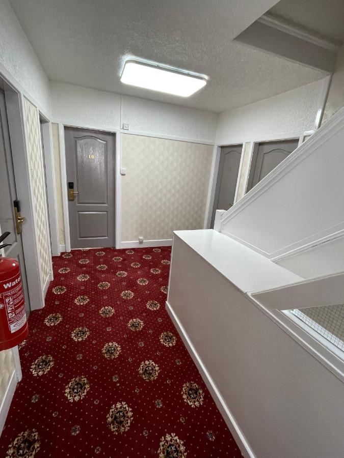 Oyo Queens Hotel, Скегнесс Экстерьер фото