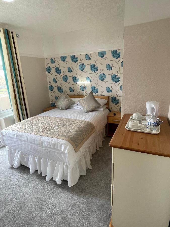 Oyo Queens Hotel, Скегнесс Экстерьер фото