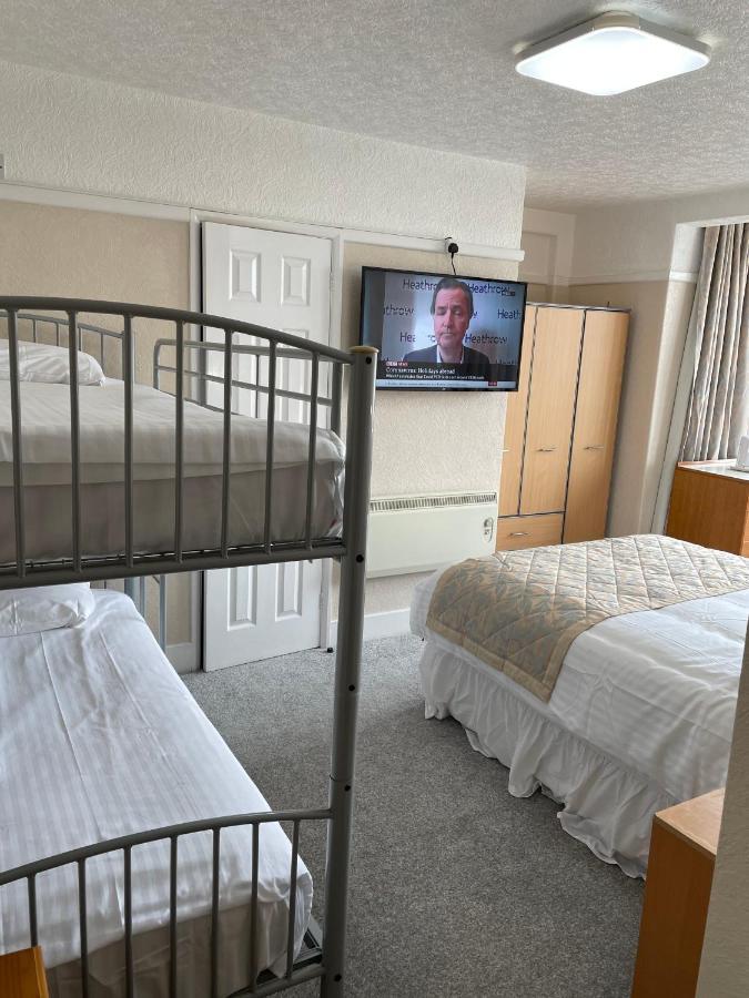 Oyo Queens Hotel, Скегнесс Экстерьер фото