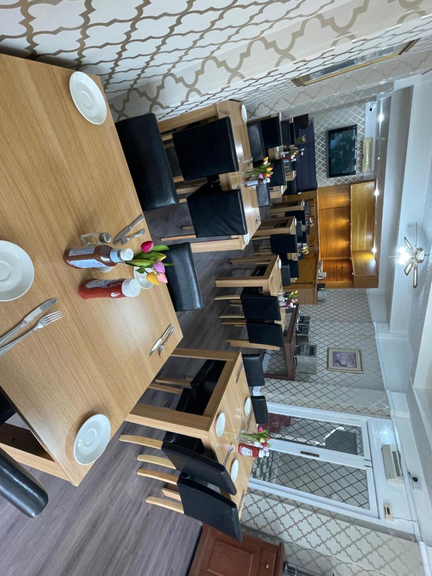 Oyo Queens Hotel, Скегнесс Экстерьер фото