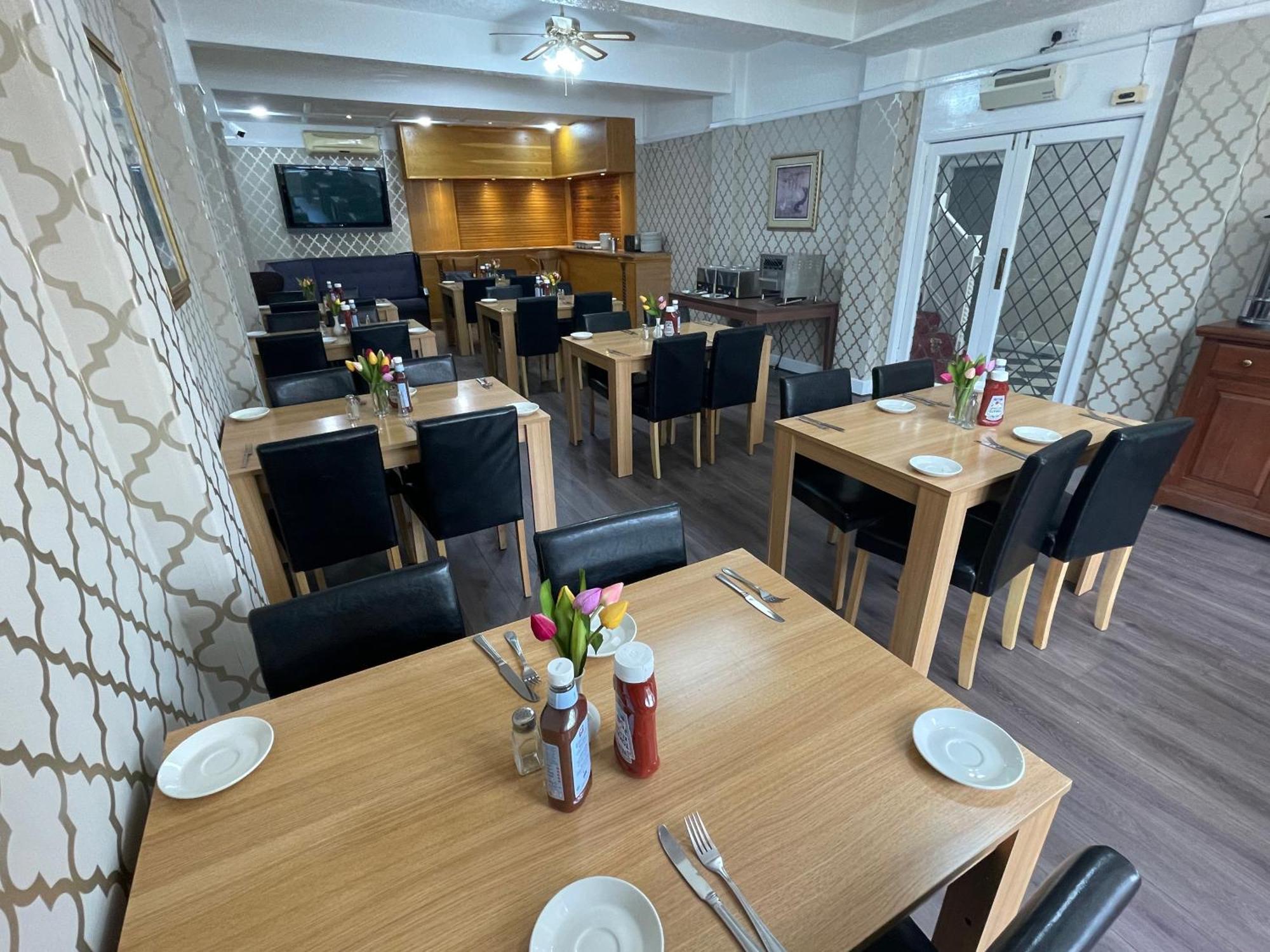 Oyo Queens Hotel, Скегнесс Экстерьер фото